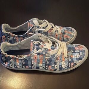 BOBS from Skechers Kids' Sneakers - Blue and Pink Pattern